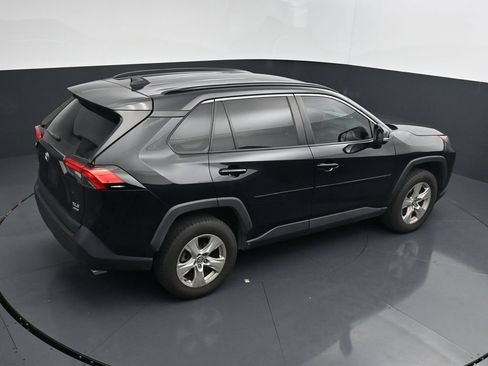 Used 2020 Toyota RAV4 XLE w/ Convenience Package AWD/4WD image 16