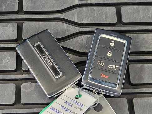 Certified 2023 Jeep Grand Cherokee Limited RWD image 34
