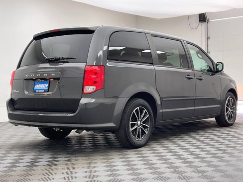 Used 2016 Dodge Grand Caravan SE FWD image 6