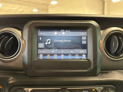 Used 2023 Jeep Wrangler Unlimited Sport image 26