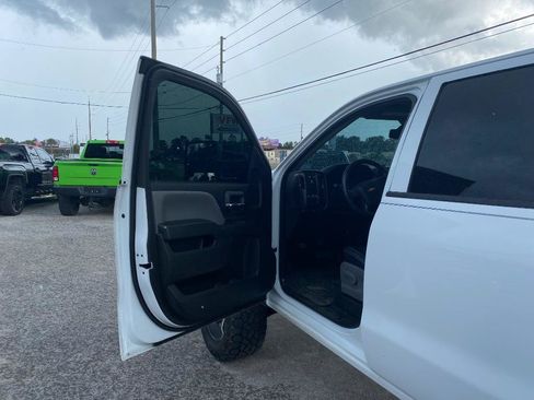 Used 2018 Chevrolet Silverado 1500 Custom w/ Custom Value Package AWD/4WD image 13