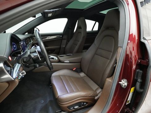 Used 2022 Porsche Panamera 4 image 5
