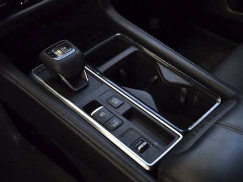 Used 2023 Nissan Pathfinder SV FWD image 12
