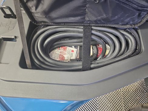 Used 2022 Rivian R1T Launch Edition image 28