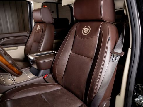 Used 2014 Cadillac Escalade Platinum image 4