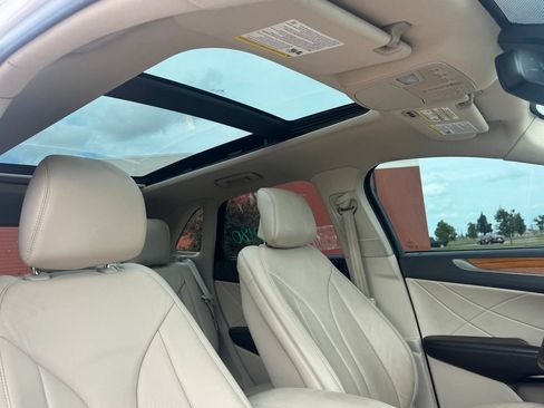 Used 2018 Lincoln MKC Select w/ Select Plus Package AWD/4WD image 27