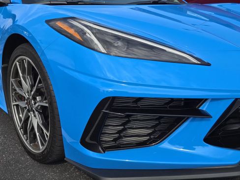 Used 2025 Chevrolet Corvette Stingray Preferred Cpe w/ Z51 Performance Package RWD image 2