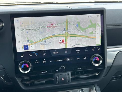Used 2025 Lexus GX 550 w/ Accessory Package (2T) AWD/4WD image 23