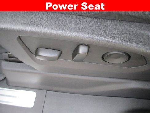 Used 2025 Chevrolet Silverado 1500 LT image 25