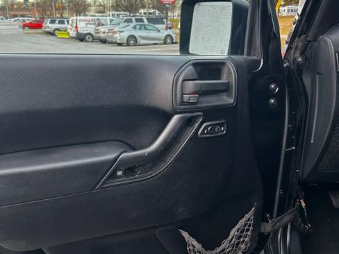 Used 2012 Jeep Wrangler Sahara w/ Dual Top Group image 8