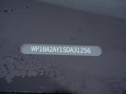 Certified 2025 Porsche Cayenne Coupe image 31