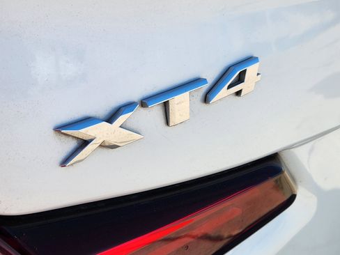 Used 2019 Cadillac XT4 Luxury image 11