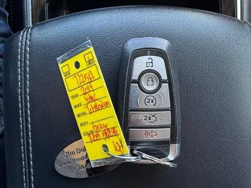 Used 2019 Ford Edge Titanium FWD image 6