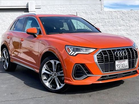 Used 2019 Audi Q3 2.0T Prestige w/ Prestige Package image 12