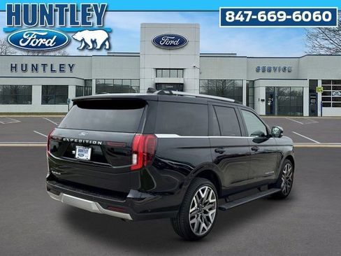 Used 2025 Ford Expedition Platinum w/ Platinum Ultimate Package AWD/4WD image 5