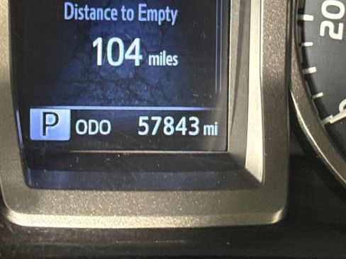 Used 2018 Toyota Tacoma SR5 AWD/4WD image 29