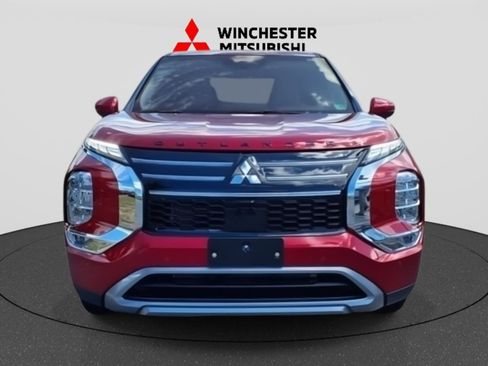 New 2025 Mitsubishi Outlander SE image 2