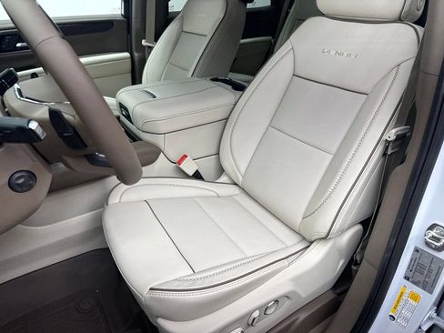 New 2026 GMC Yukon Denali w/ Denali Reserve Package RWD image 11