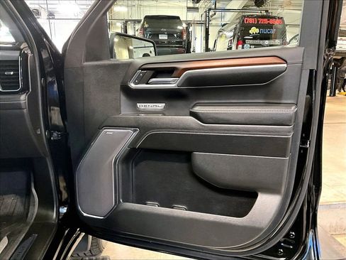 Used 2024 GMC Sierra 1500 Denali w/ Denali Reserve Package AWD/4WD image 12
