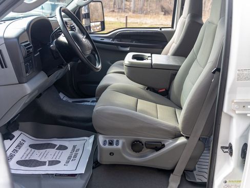 Used 2005 Ford F350 XL image 22