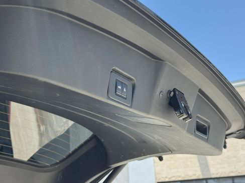 Used 2025 Nissan Rogue SV FWD image 23