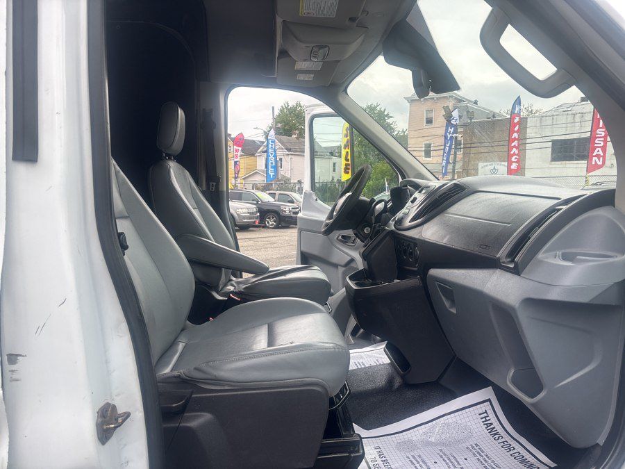 Used 2016 Ford Transit 250 130 Medium Roof w/ Exterior Upgrade Package RWD image 18