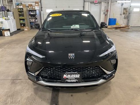 Used 2024 Buick Envista Avenir image 2