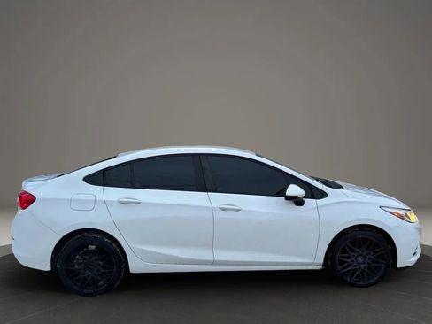 Used 2018 Chevrolet Cruze LS FWD image 7