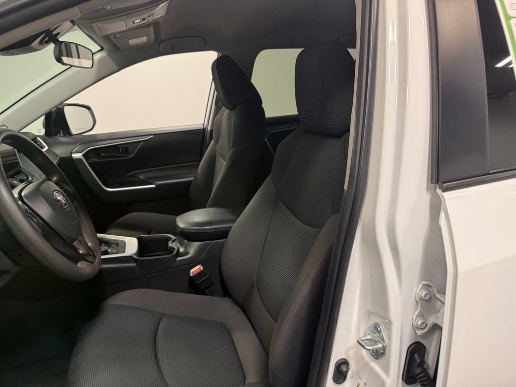 Used 2023 Toyota RAV4 LE AWD/4WD image 58