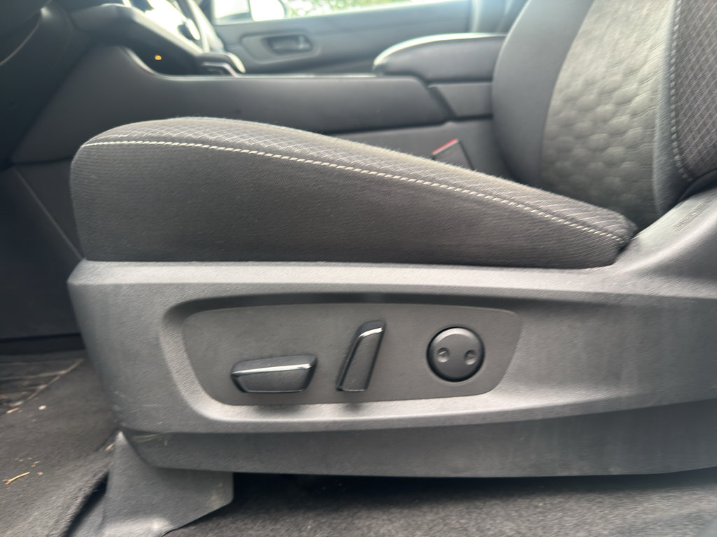 Used 2024 Nissan Pathfinder SV FWD image 31