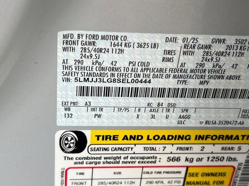 Certified 2025 Lincoln Navigator L Reserve image 31