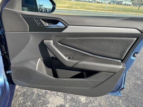 Used 2021 Volkswagen Jetta SE w/ SE Cold Weather Package image 22