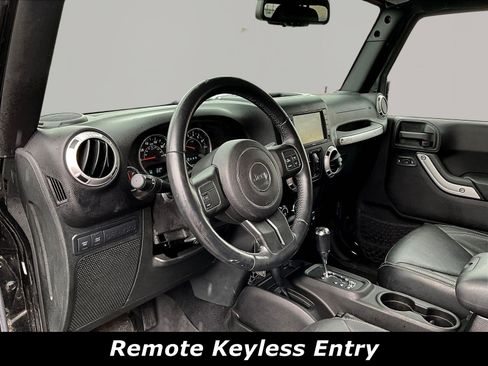 Used 2015 Jeep Wrangler Unlimited Rubicon AWD/4WD image 17