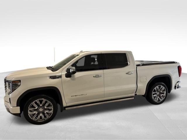 Used 2023 GMC Sierra 1500 Denali w/ Denali Reserve Package AWD/4WD image 2