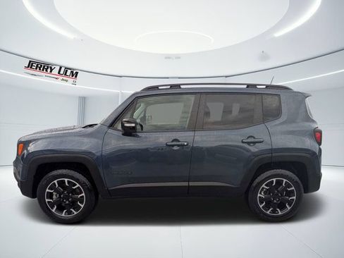Used 2023 Jeep Renegade Latitude w/ Sun/Sound Group AWD/4WD image 6
