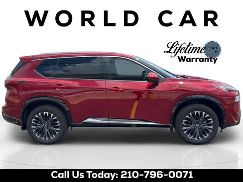 Used 2024 Nissan Rogue Platinum w/ Platinum Premium Package FWD image 3