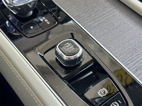 New 2026 Volvo XC90 T8 Ultra image 23