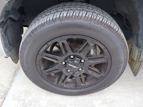 Used 2021 Toyota Tundra SR5 w/ SR5 Upgrade Package AWD/4WD image 4