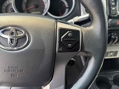 Used 2015 Toyota Tacoma PreRunner w/ SR5 Package image 32