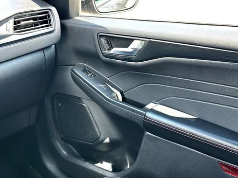 Used 2025 Ford Escape ST-Line FWD image 27