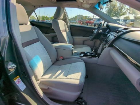 Used 2014 Toyota Camry XLE image 26