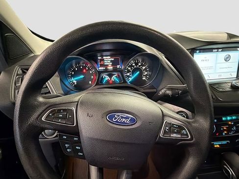 Used 2019 Ford Escape SE image 11