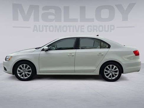 Used 2014 Volkswagen Jetta SE FWD image 2