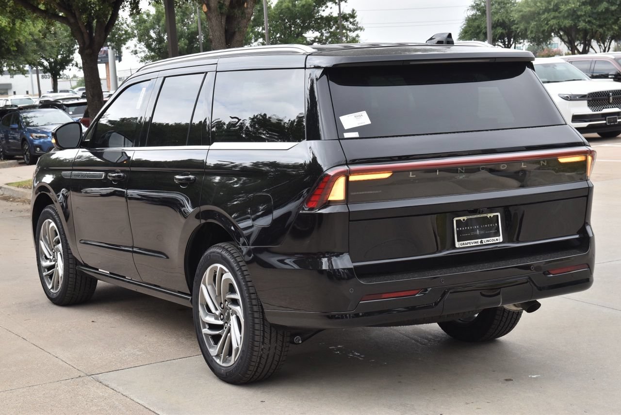 New 2027 Lincoln Navigator Reserve AWD/4WD image 9