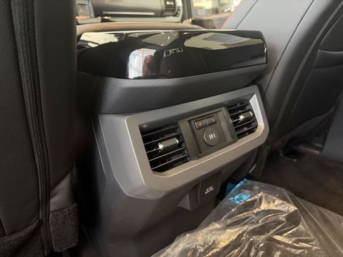 New 2026 Ford F250 Lariat w/ Black Appearance Package AWD/4WD image 16