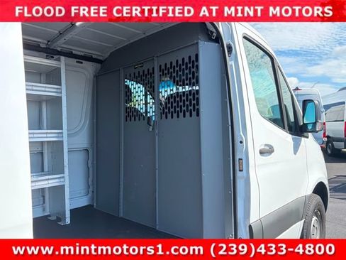 Used 2019 Freightliner Sprinter 2500 RWD image 9
