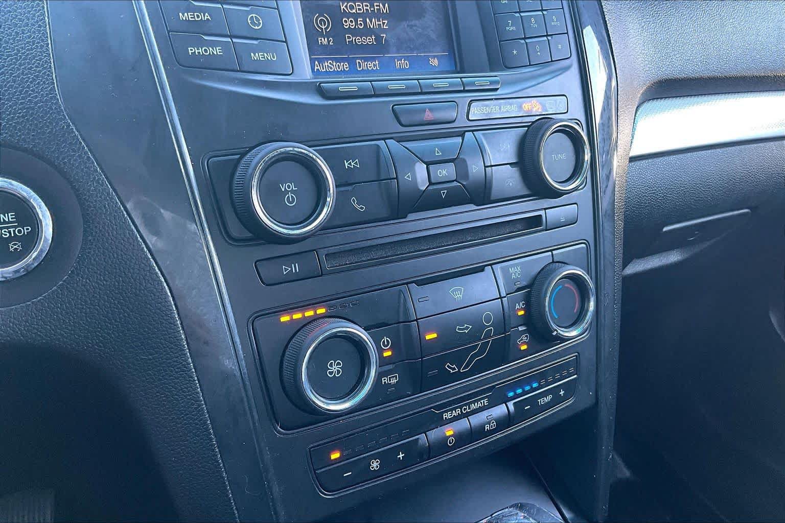 Used 2017 Ford Explorer XLT FWD image 29
