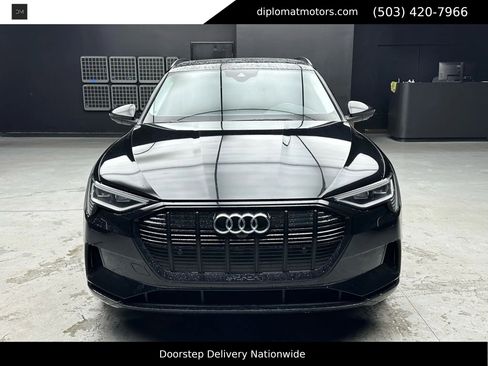 Used 2021 Audi e-tron Premium w/ Convenience Plus Package image 10