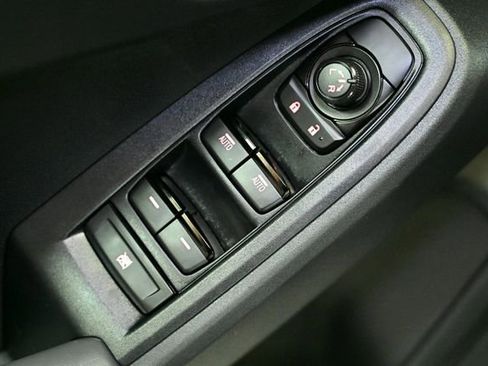 Certified 2025 Subaru Crosstrek 2.0i Premium image 43