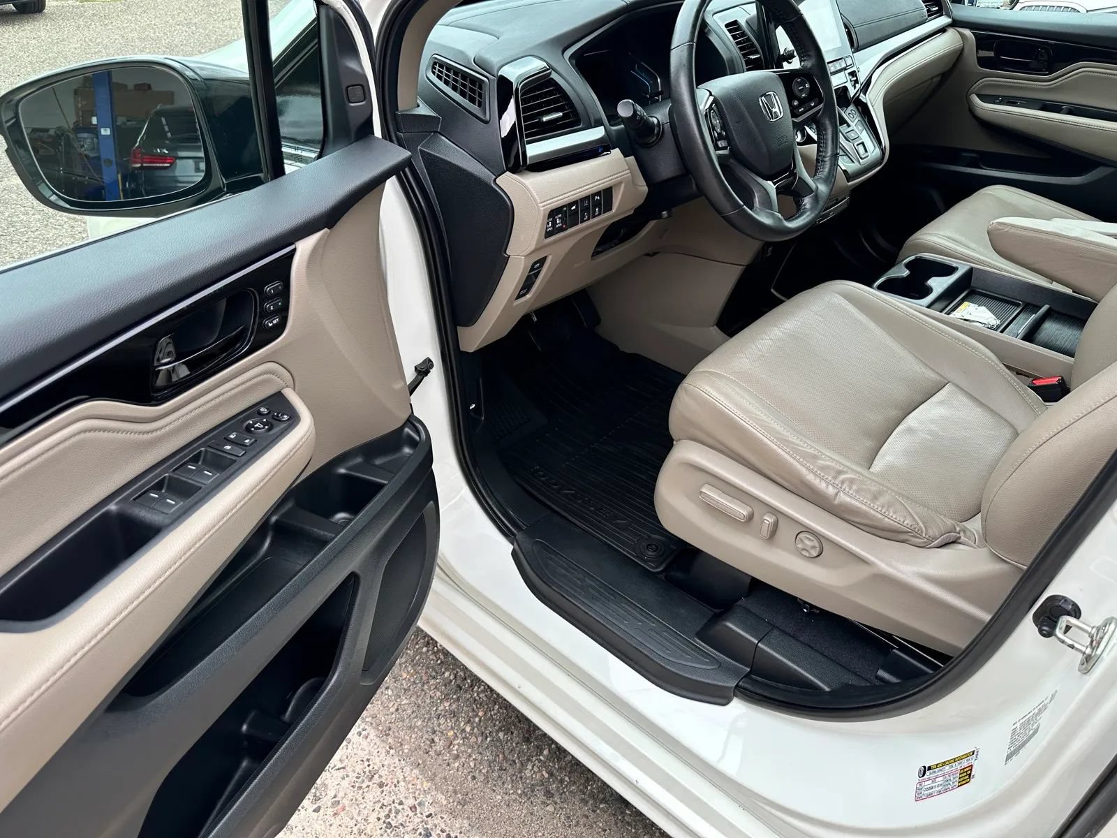 Used 2019 Honda Odyssey Elite image 9
